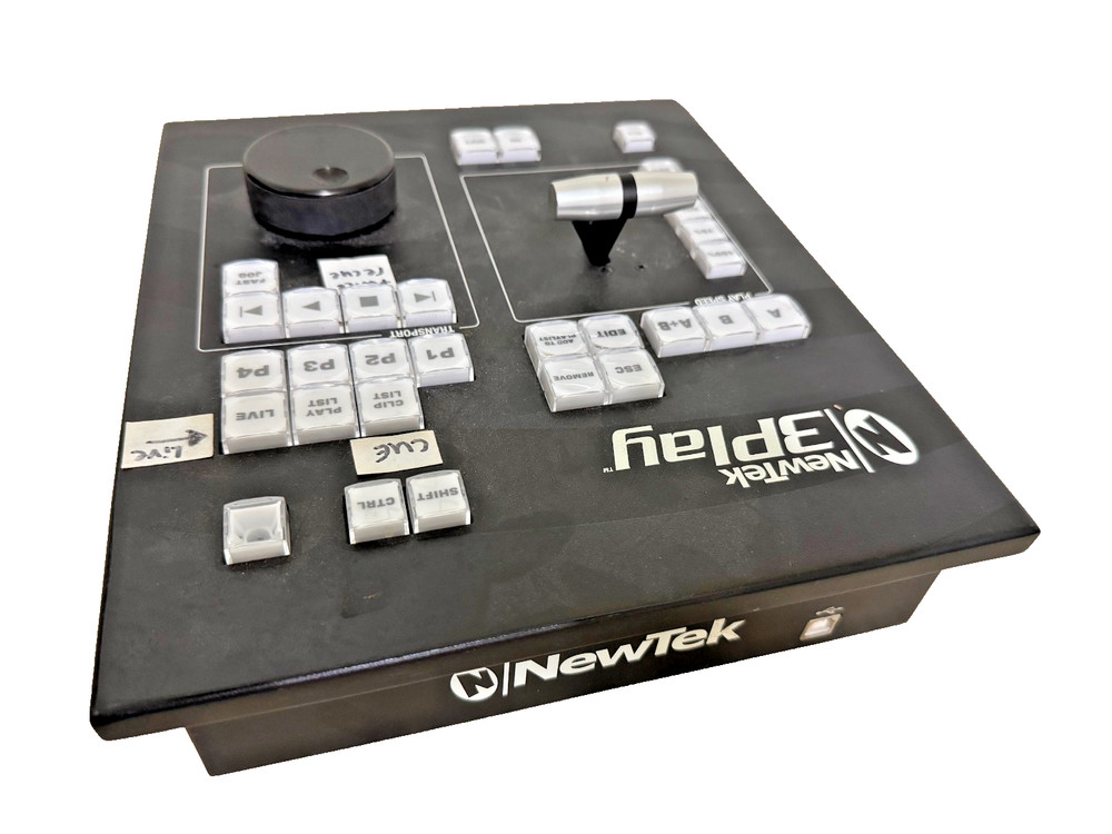 NewTek 3Play 3PXD440 with NewTek 3Play 425 Control Surface