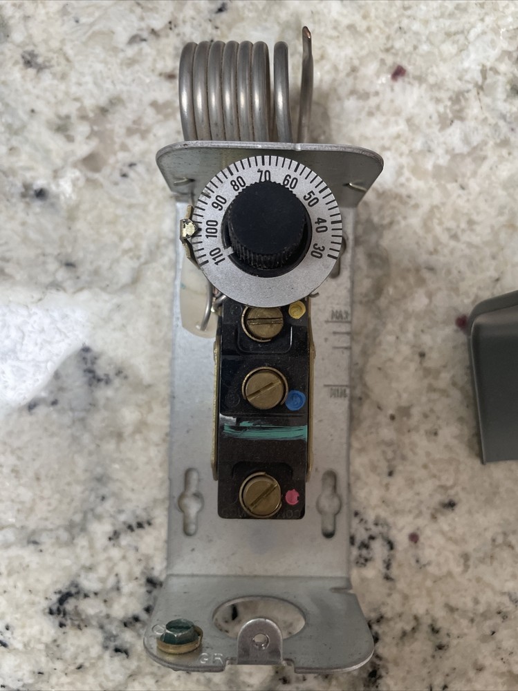 JOHNSON CONTROLS A19BAC-1 Line Volt Mechanical Tstat