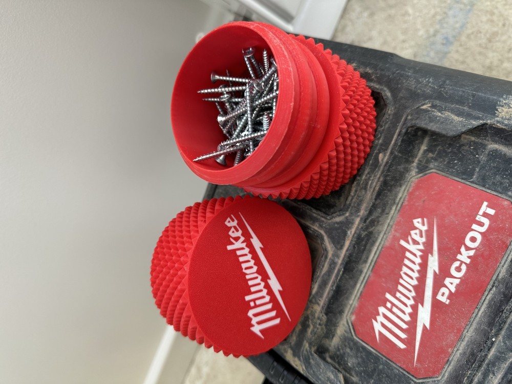 milwaukee Threaded Container