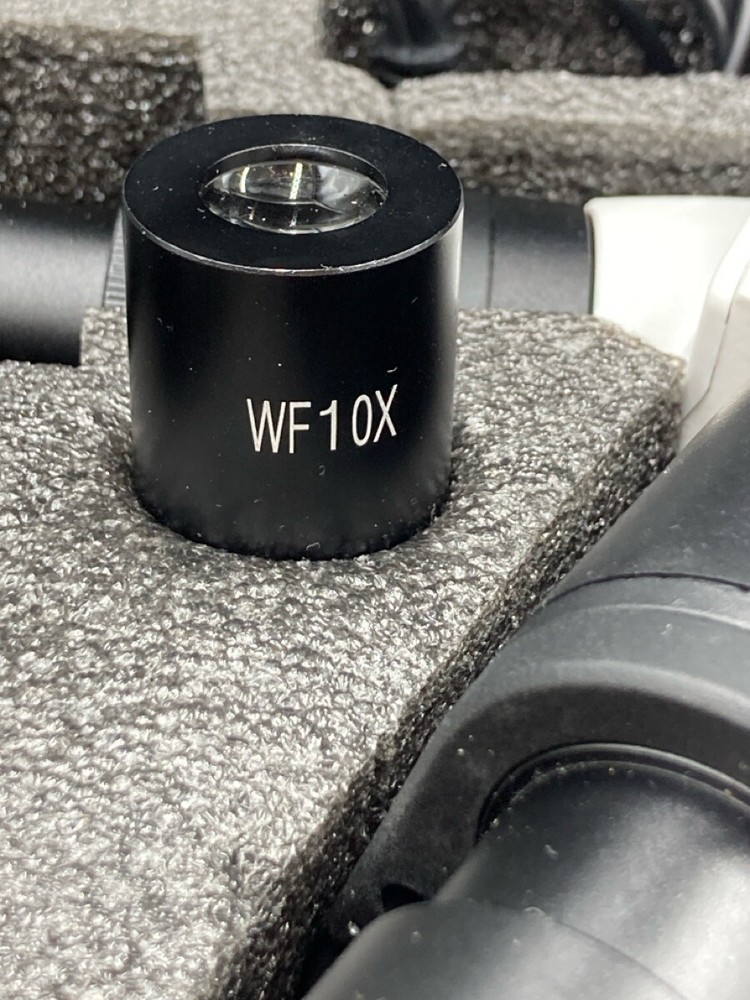 EDKKIE DIGITAL MICROSCOPE WITH CASE AND EXTRAS (EL1102641)