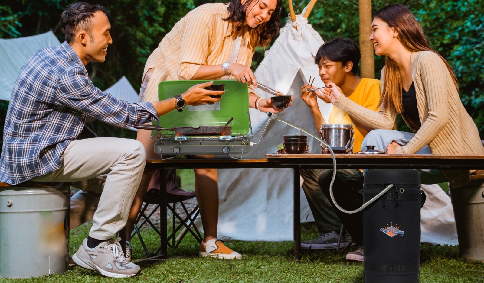 Insulated Protective Carrier, 10 lb Propane Tank & Steel Adapter Hose, Outdoors