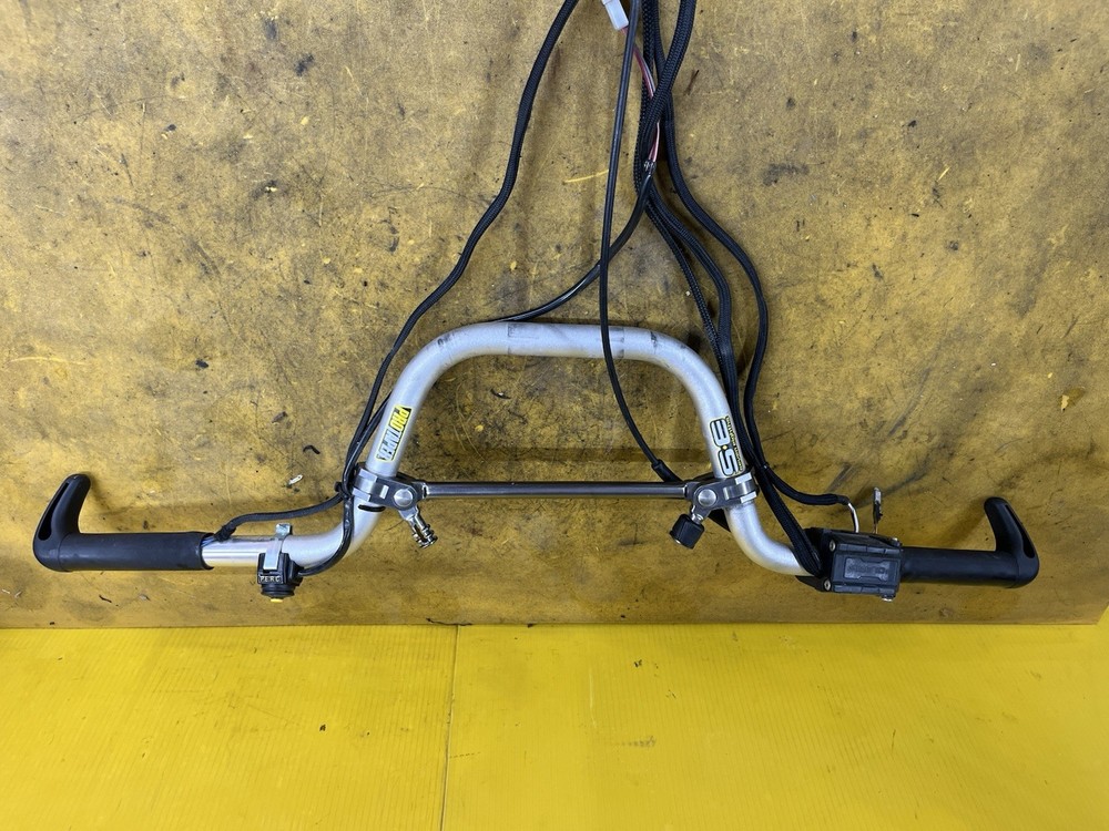 2017 Polaris Axys Rmk 800 handlebars.      105
