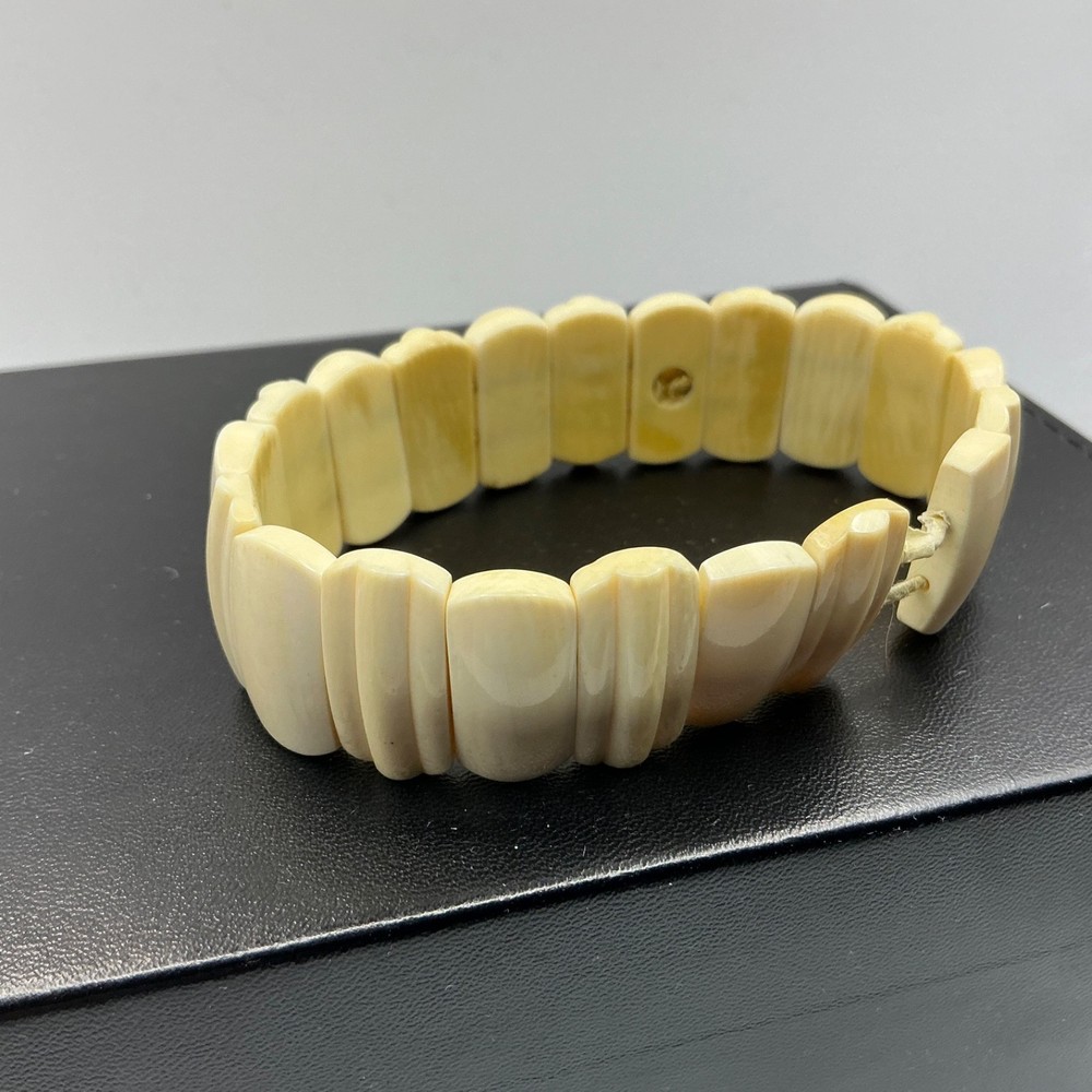 Vintage Bakelite Stretch Bracelet Cream Panel