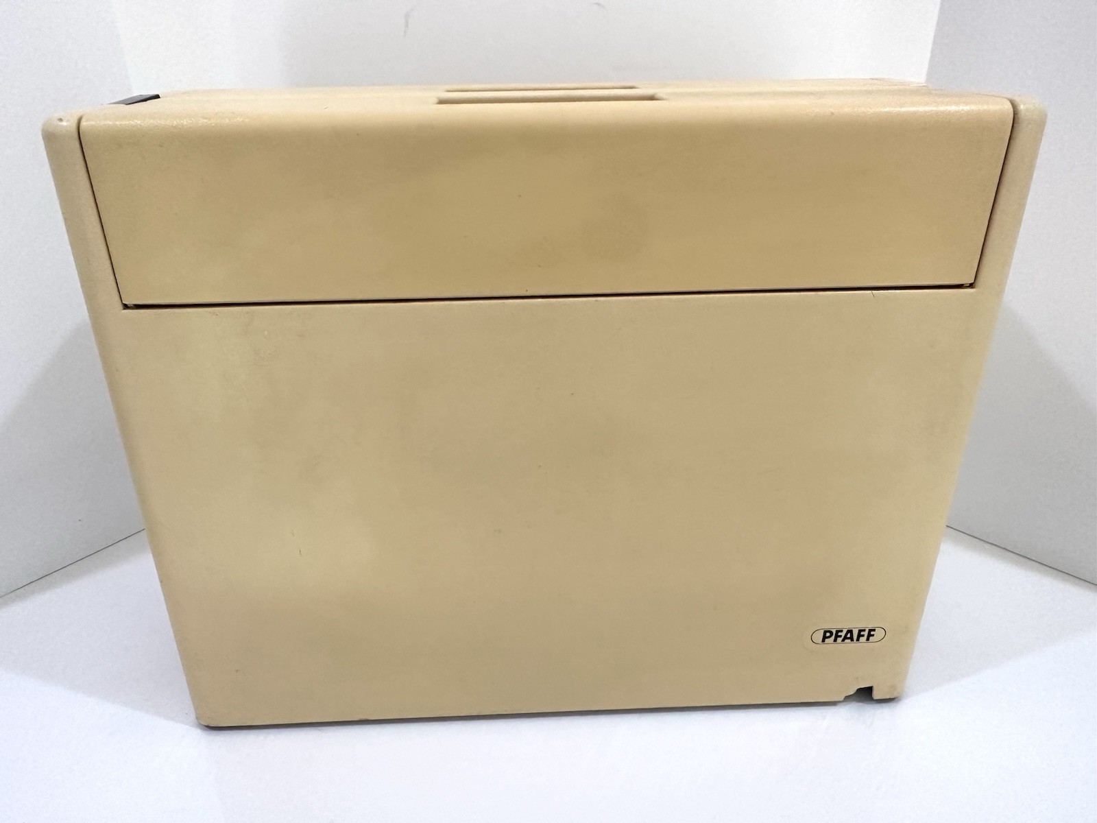 Pfaff Heavy Duty MetalSewing Machine 1222-E No Pedal or Cord -Parts Untested