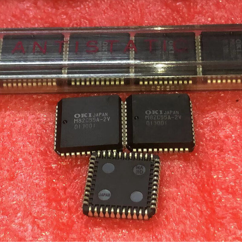 1Pc OK M82C55A-2V   PROGRAMMABLE PERIPHERAL   PLCC-44 #A7
