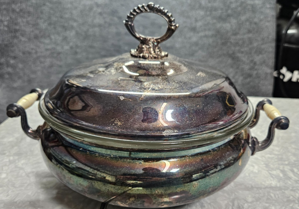 Vintage silverplate covered divided server w/ Glasbake insert 9.5" footed