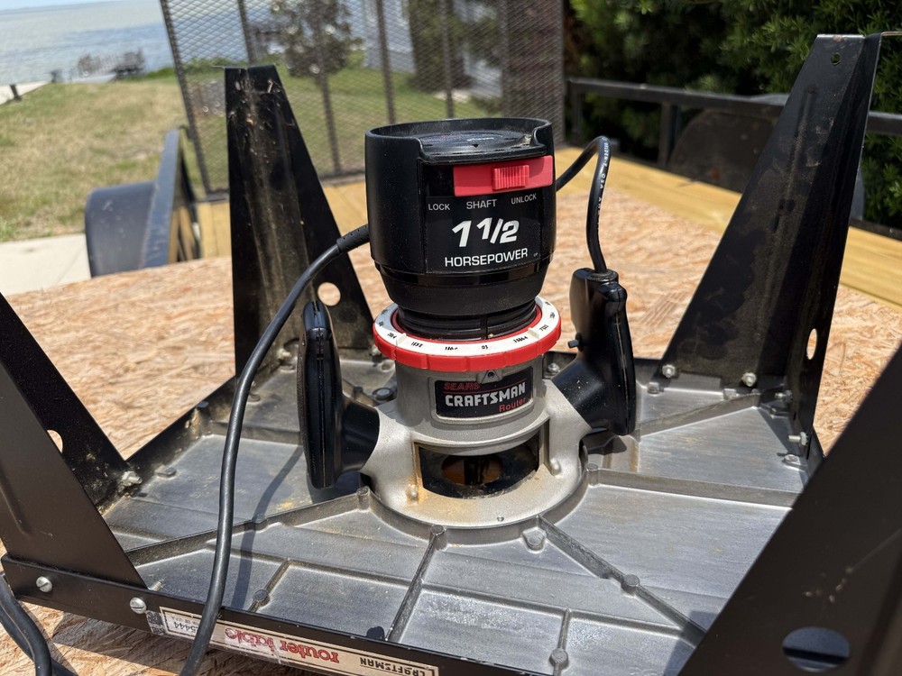Craftsman Router Table with Router