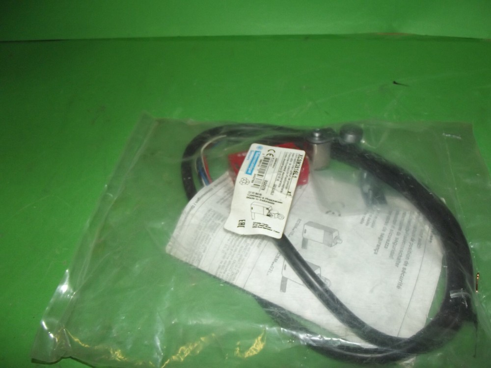 Telemecanique XCSM3916L1 Limit switch - interrupter