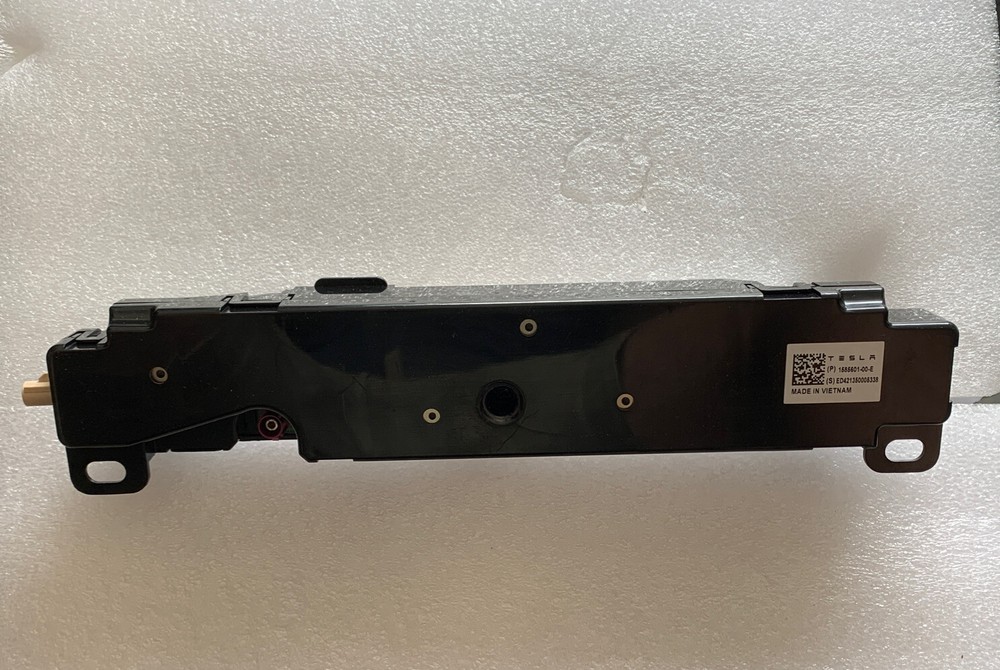 2017-2022 OEM TESLA Model 3 WIFI Bluetooth Antenna Module Unit 1581 B66