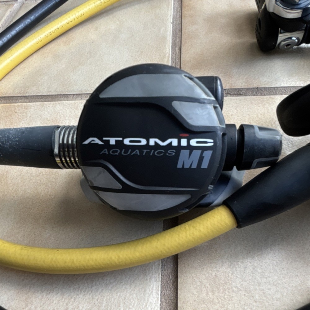 Atomic Aquatics M1 & Oceanic Alpha 7 Scuba Regulators Set