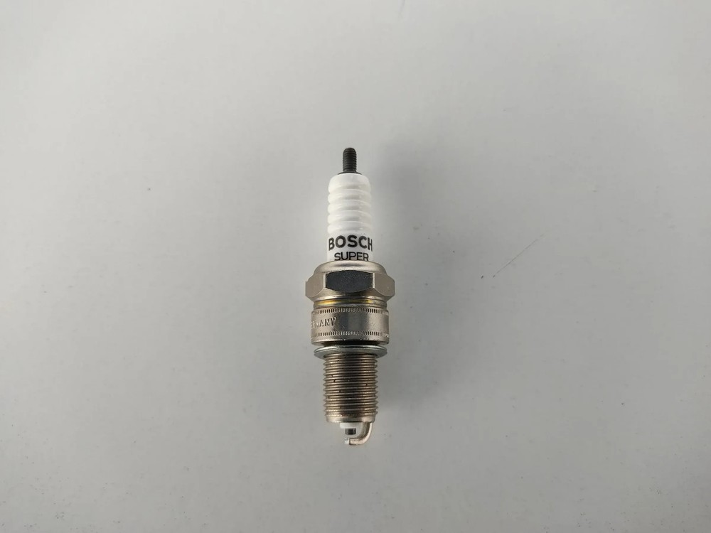 NEW Original BMW E21 E30 E12 spark plug BOSCH W8DC 12121276283
