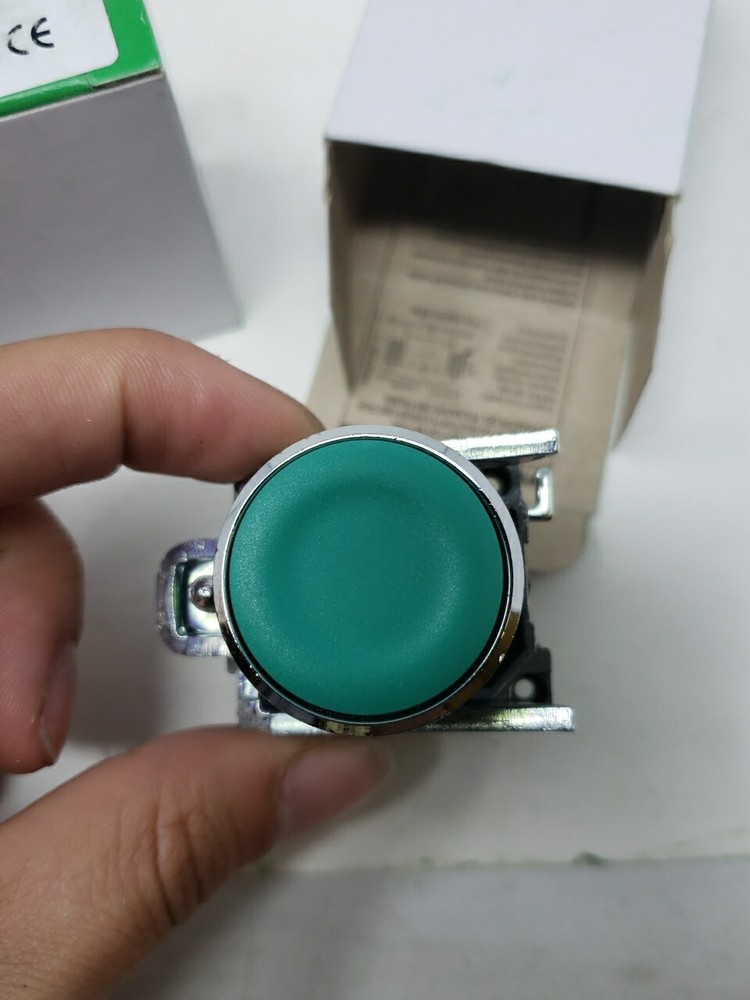 2ct GREEN XB4-BA31 22mm Push Button