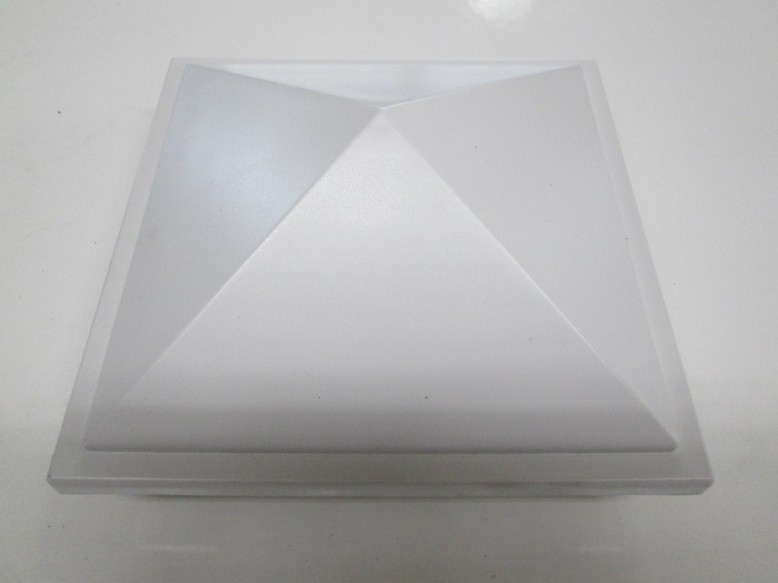 TREX WHITE 6 X 6 PYRAMID POST SLEEVE CAP 5.5 X 5.5 INSIDE MEASUREMENT