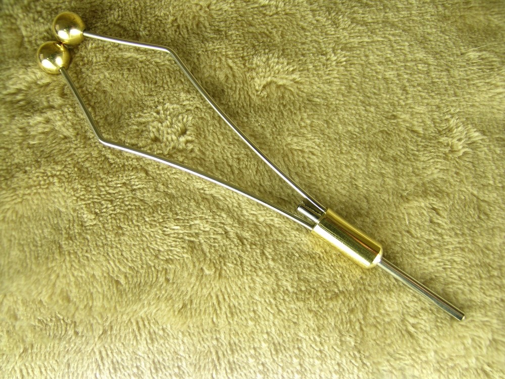 ZIG BOBBIN HOLDER  5 3/8" #035