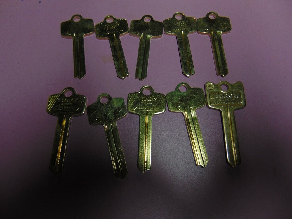 10 - ARROW ORG. 1C  KEY BLANKS                LOCKSMITH