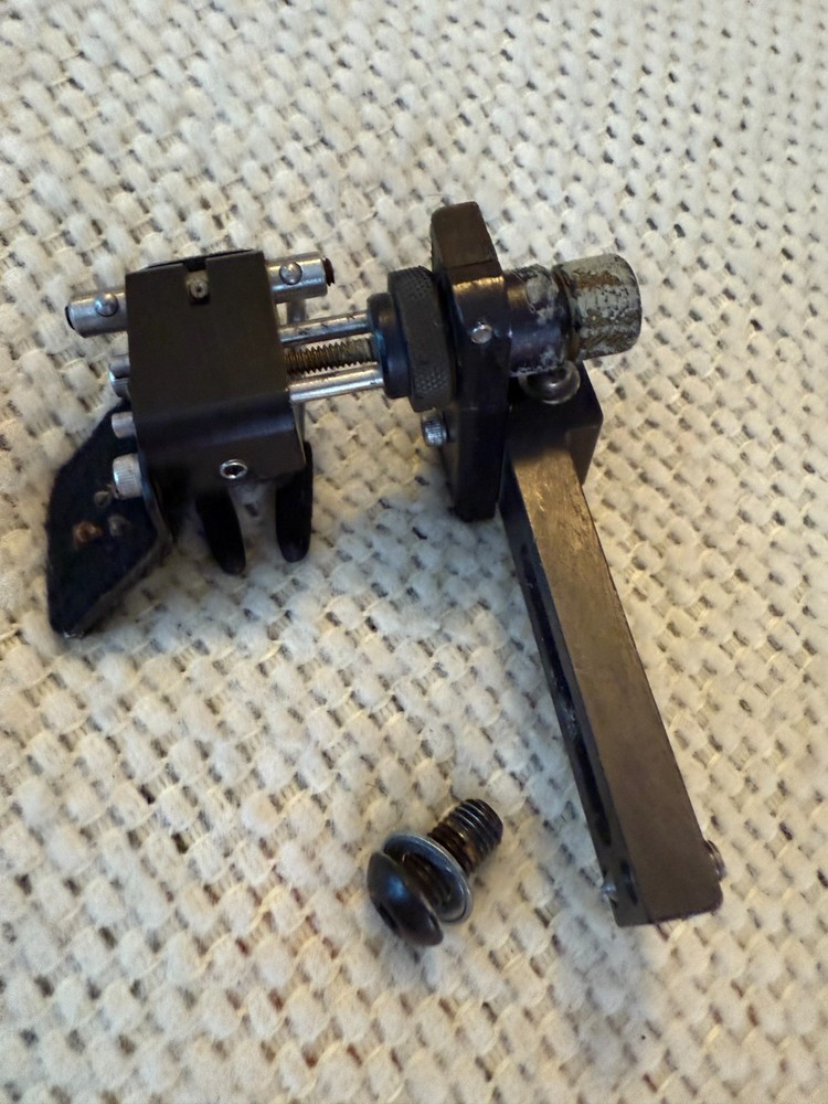 Cavalier Dual Prong Flipper Rest