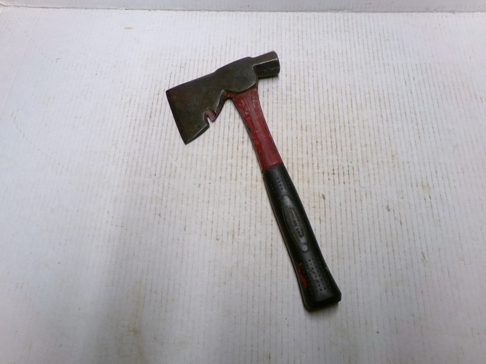 Carpenter Hatchet Hammer Cushion Grip Tool