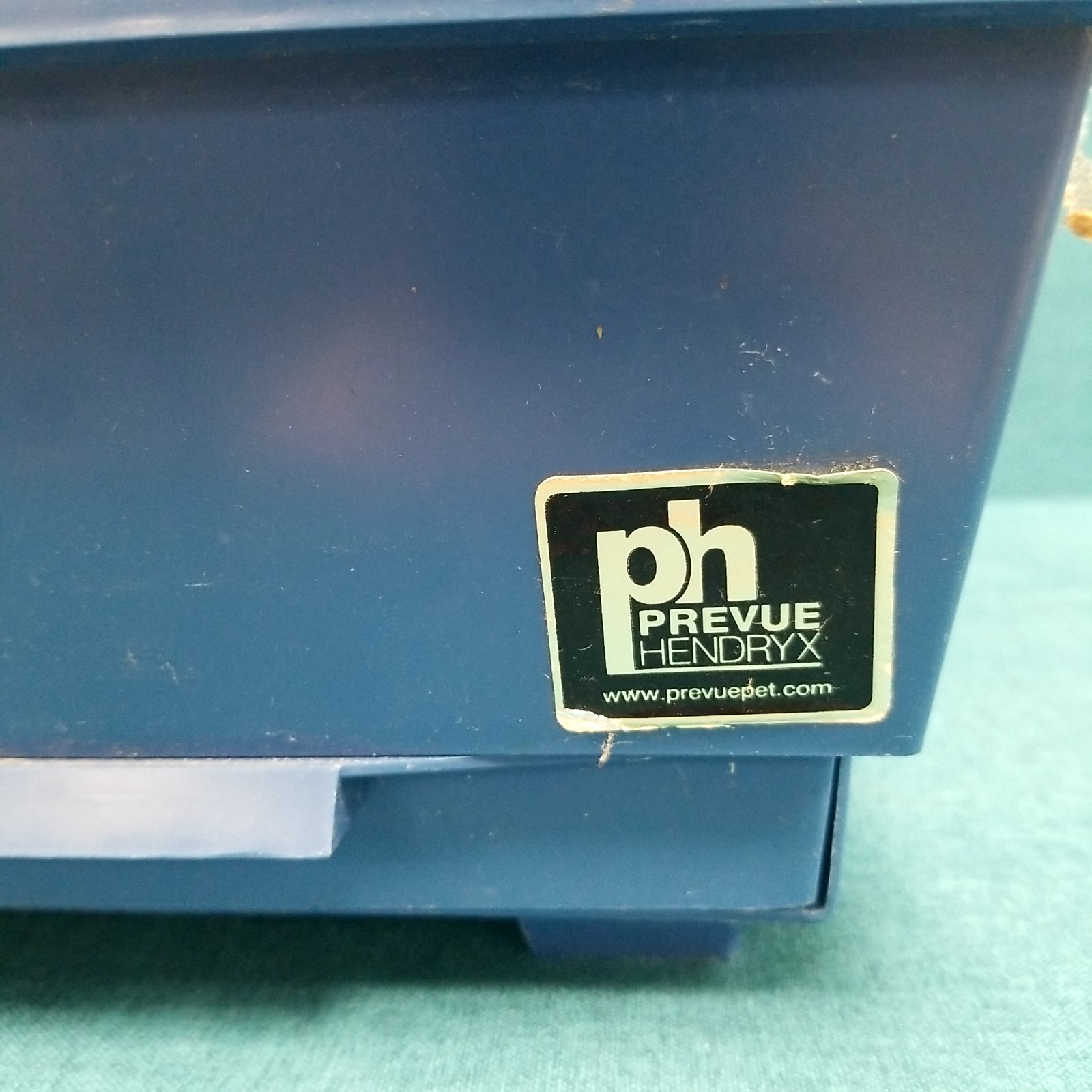 16'' x 10.5'' x 17.5'' Prevue Hendryx Steel Wire Bird Cage 3 Gate Acrylic Basin