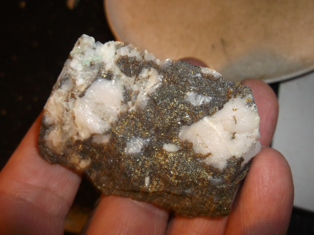 Gold, silver, copper, 81 grams samples ,ore high grade .
