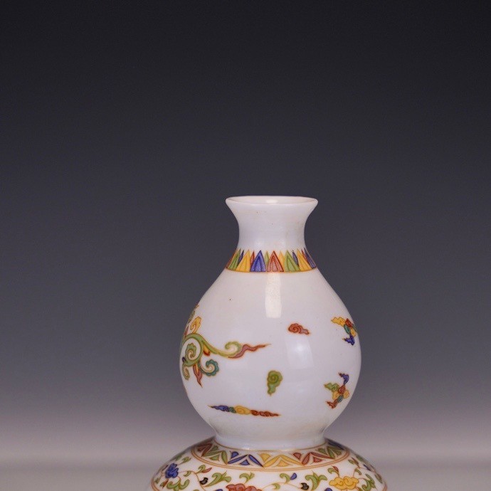 7" Chenghua Marked Doucai Porcelain beast Pattern gourd Flower Bottle Vase