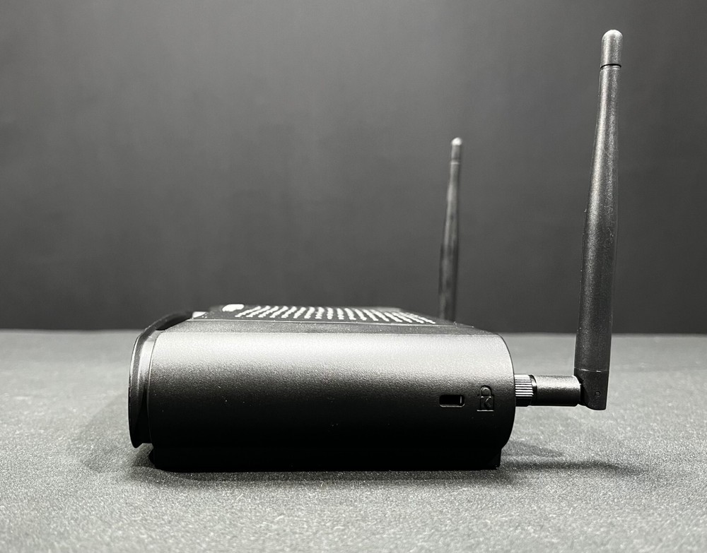 Barco CSE-200 ClickShare Wireless Presentation System w/ 2 Buttons - Fast Shipp