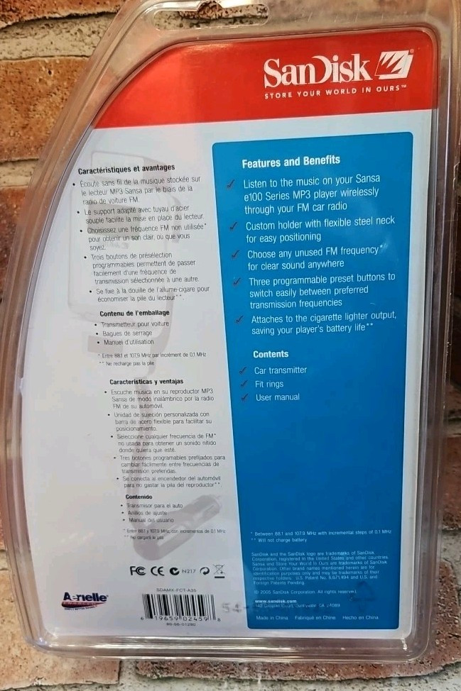 SanDisk Sansa e100 Series mMP3 Player Car Transmitter New Sealed