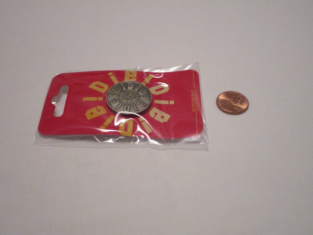 Yesterdays Skybound Die Die Die Logo Pin