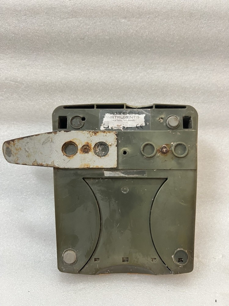 EUTECH INSTRUMENTS PH700 PH/NV/C/F METER (BROKEN)