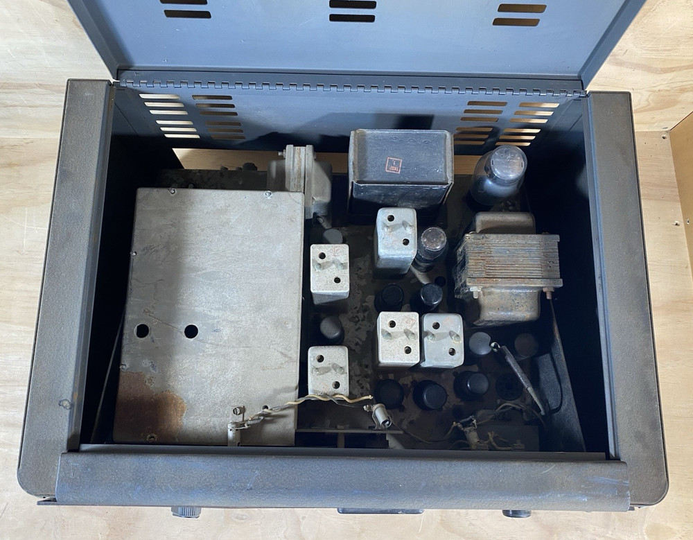 Hallicrafters S-27 Ultra Frequency Communication Receiver /around 1940