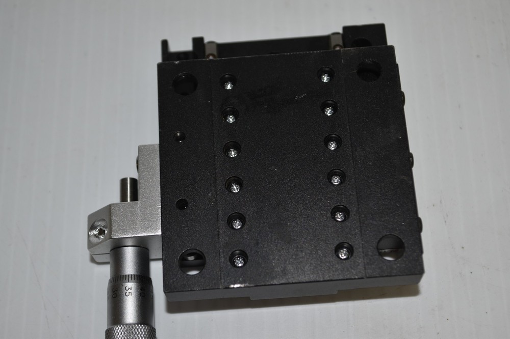 *JM* OPTOSIGMA OPTICAL STAGE 2 1/2" X 2 1/2" (MPR117)
