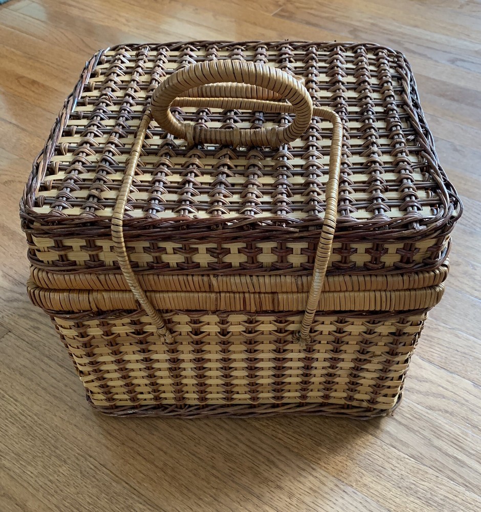 PICNIC BASKET