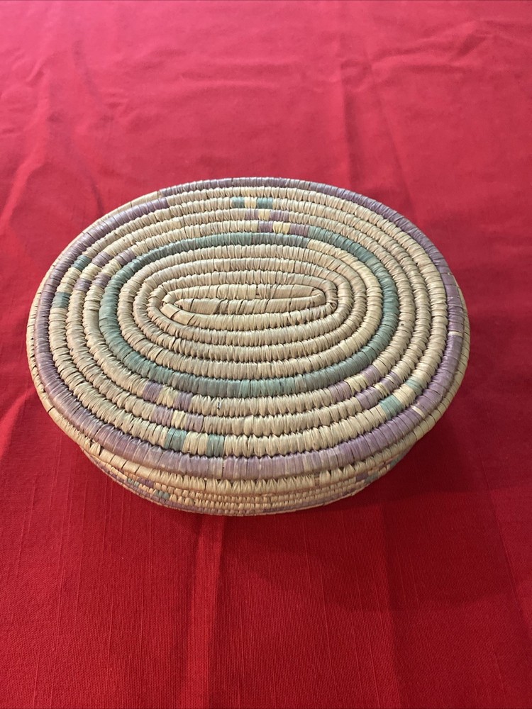 Wicker Box With Lid/ Oval/ 7” X 3”