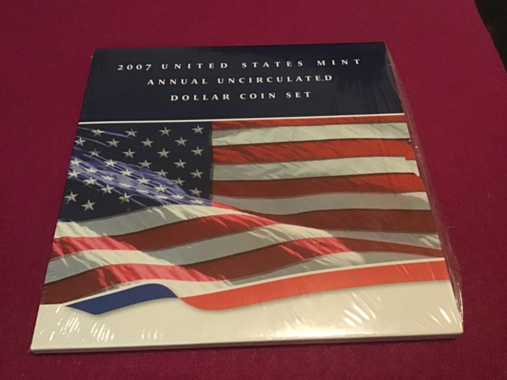 One.2007 Mint Annual Uncirculated Dollar Set. SEALED SET. Silver Eagle In Set.