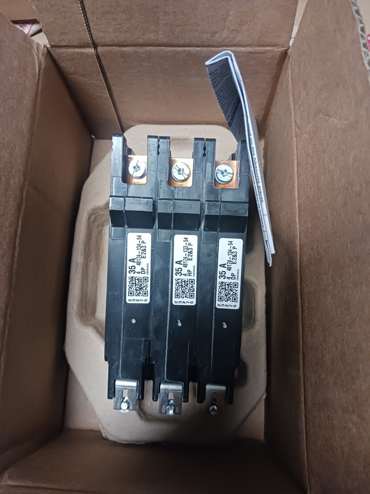 Square D EDB34035 Circuit Breaker