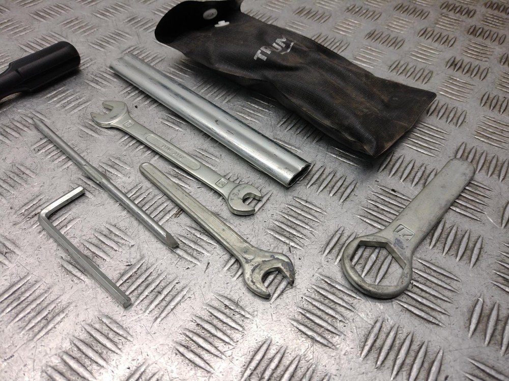 2014 TRIUMPH TIGER 800 ER 800 XC ABS TOOLKIT