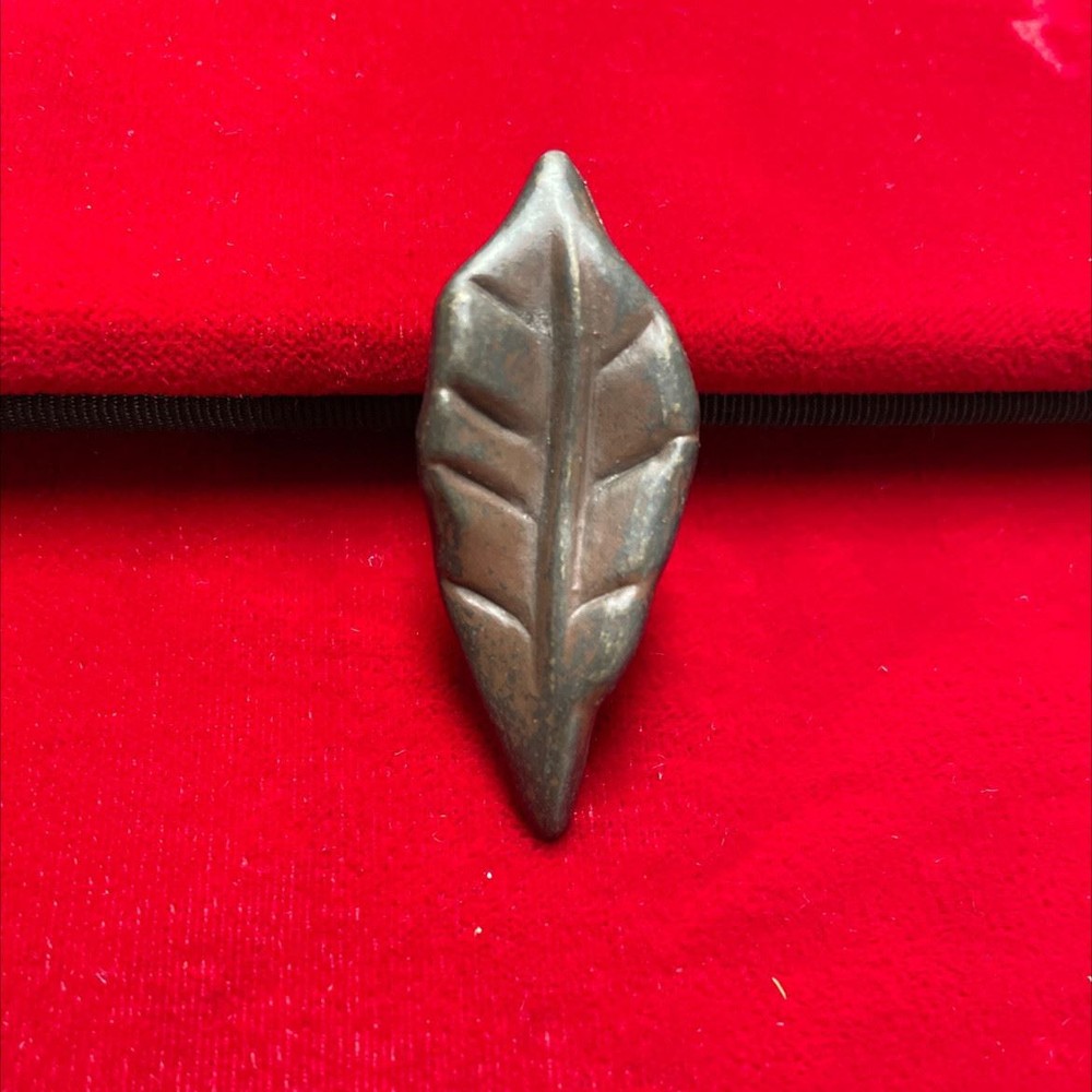 2" Windsor Leaf knob Weathered Antique Bronze