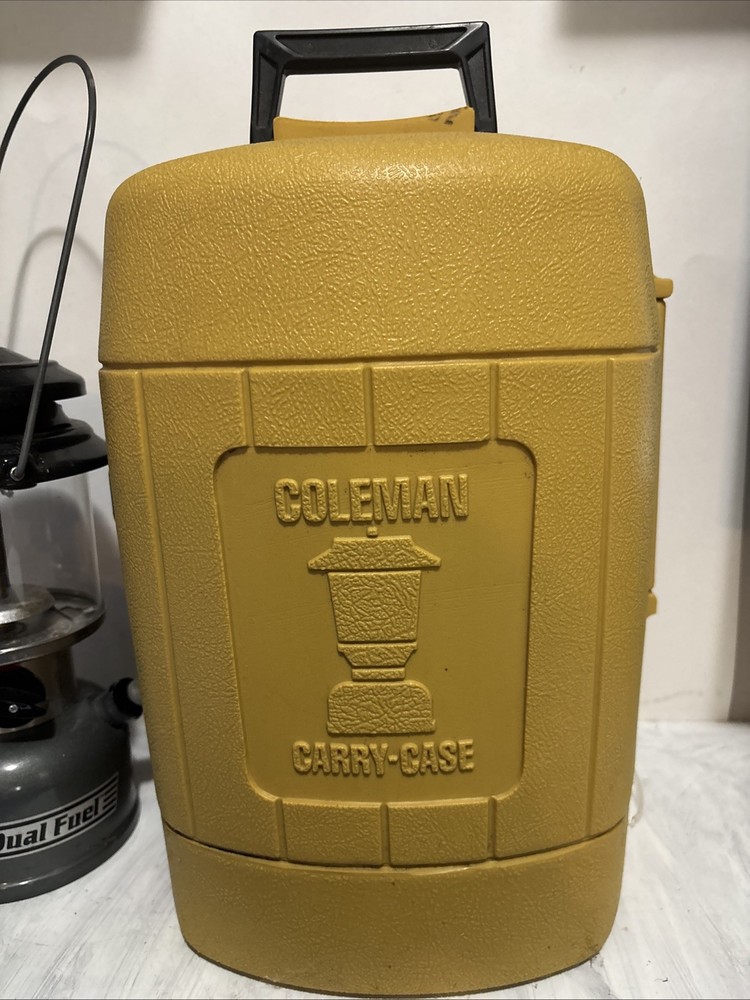 Coleman Lantern 220H Double Mantle Lantern in Yellow Clamshell Case UNTESTED