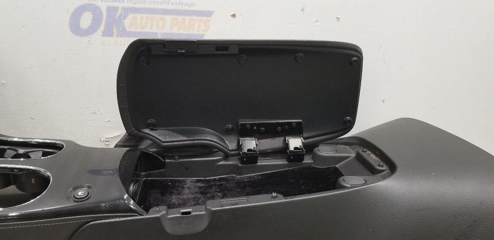 08 CHEVY CORVETTE C6 AT FRONT FLOOR CENTER CONSOLE BLACK
