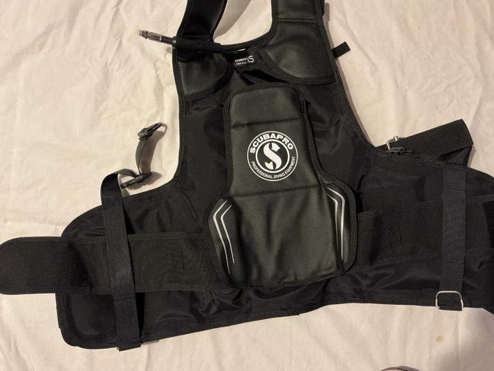 ScubaPro Level 2022 Quick Cinch with AIR2 Diving BCD, X-Small