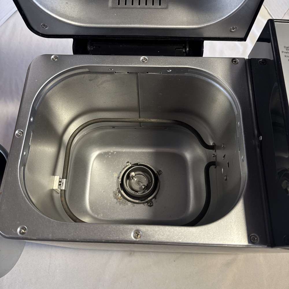 Cuisinart Automatic Bread Maker CBK-200 Compact Stainless Steel 2lb Programmable