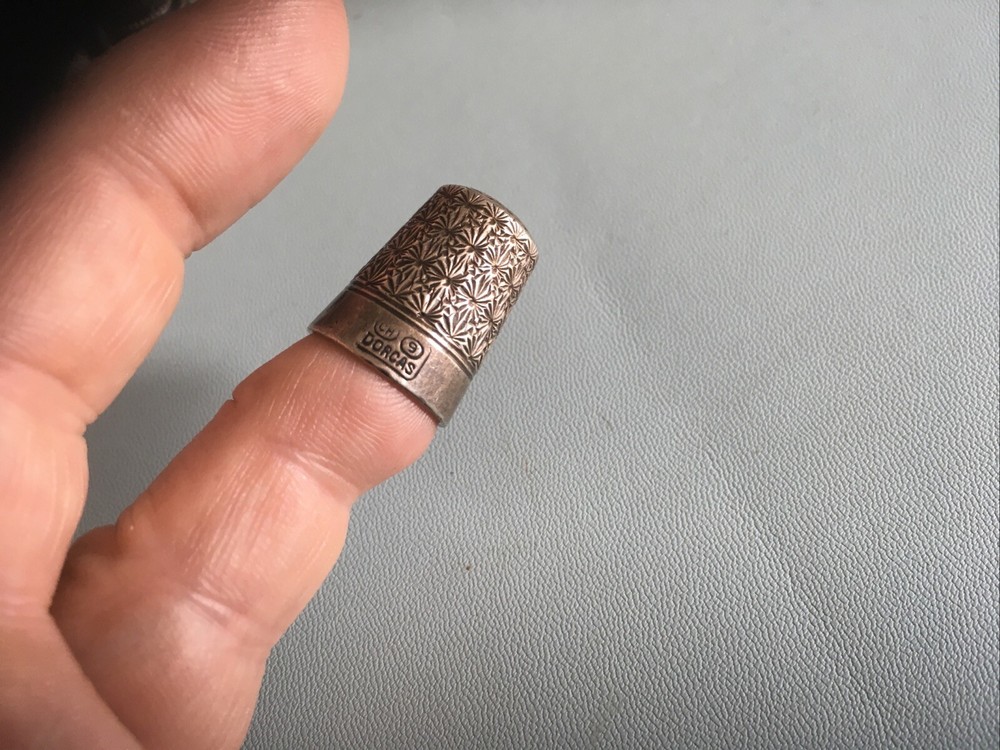 Antique Silver Thimble…Dorcas 9. Maker CH
