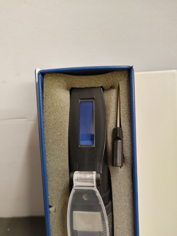 Atago URC-NE Hand Refractometer