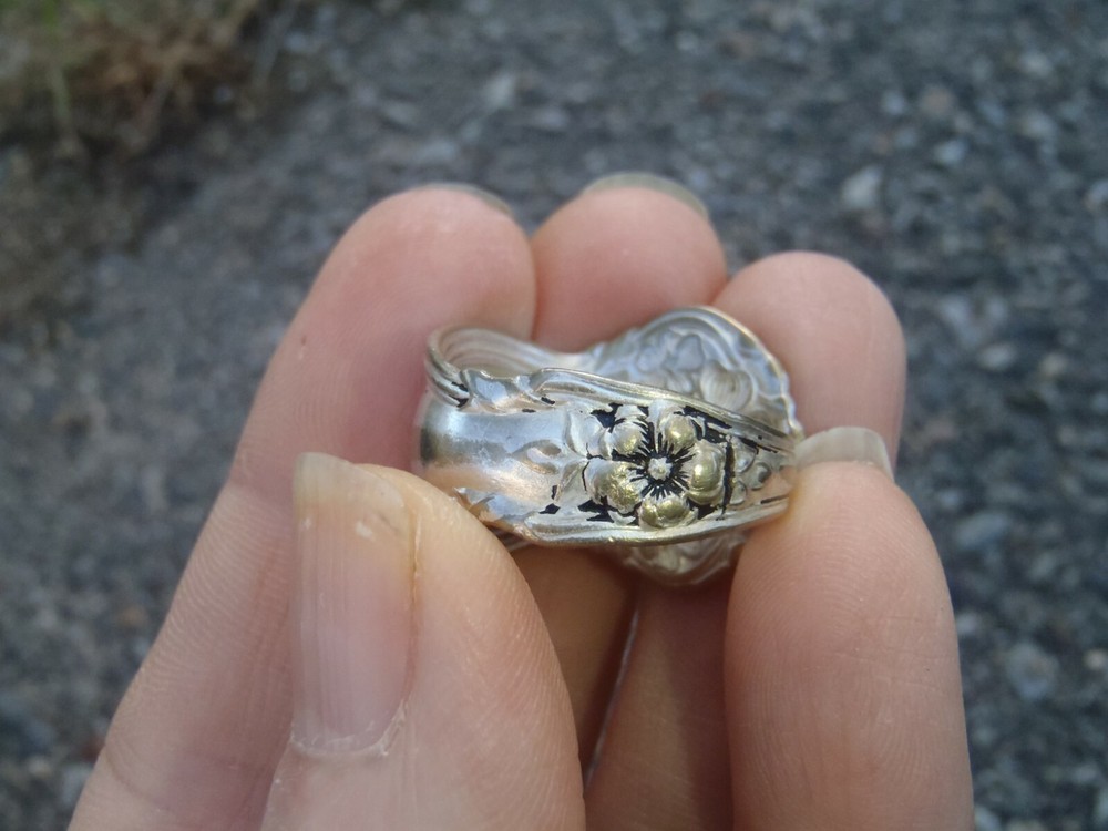 Ring marked William Rogers & Son AA VINTAGE