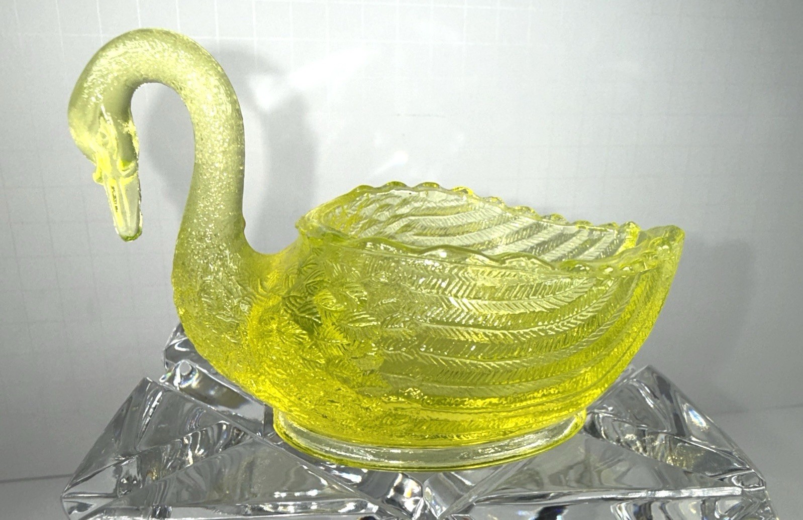 3 7/8" SWAN SALT DIP OPEN CELLAR CANARY YELLOW VASELINE GLASS