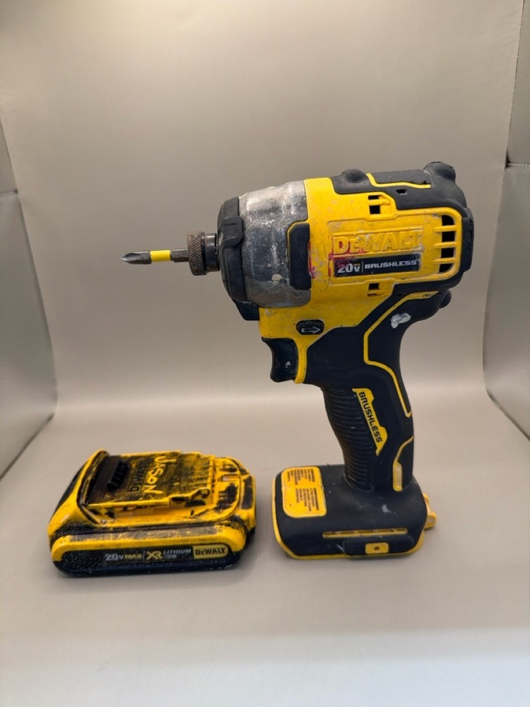 DEWALT 20V MAX ATOMIC BRUSHLESS 1/4'' IMPACT DRIVER DCF809 (B07036205)