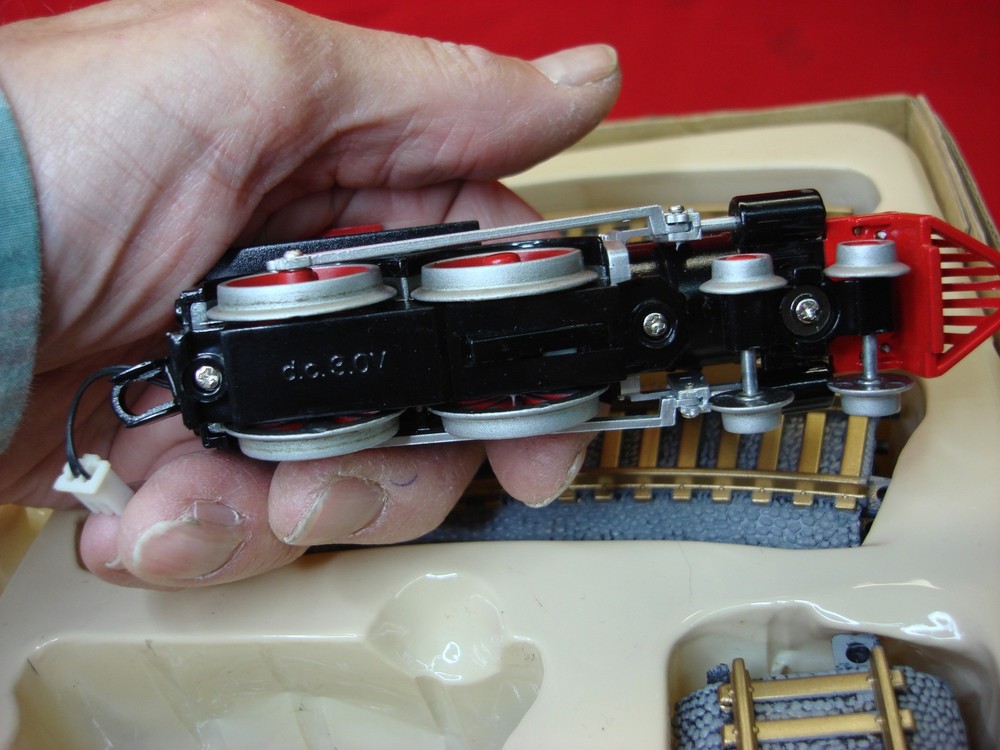 DESKTOP LOCOMOTIVE TRAIN SET - FELDSTEIN & ASSOC. - COMPLETE & GREAT CONDITION