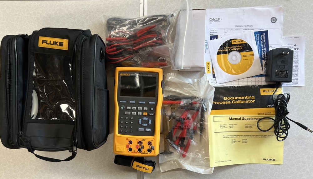 Fluke 754 Documenting Process Calibrator with HART Communication