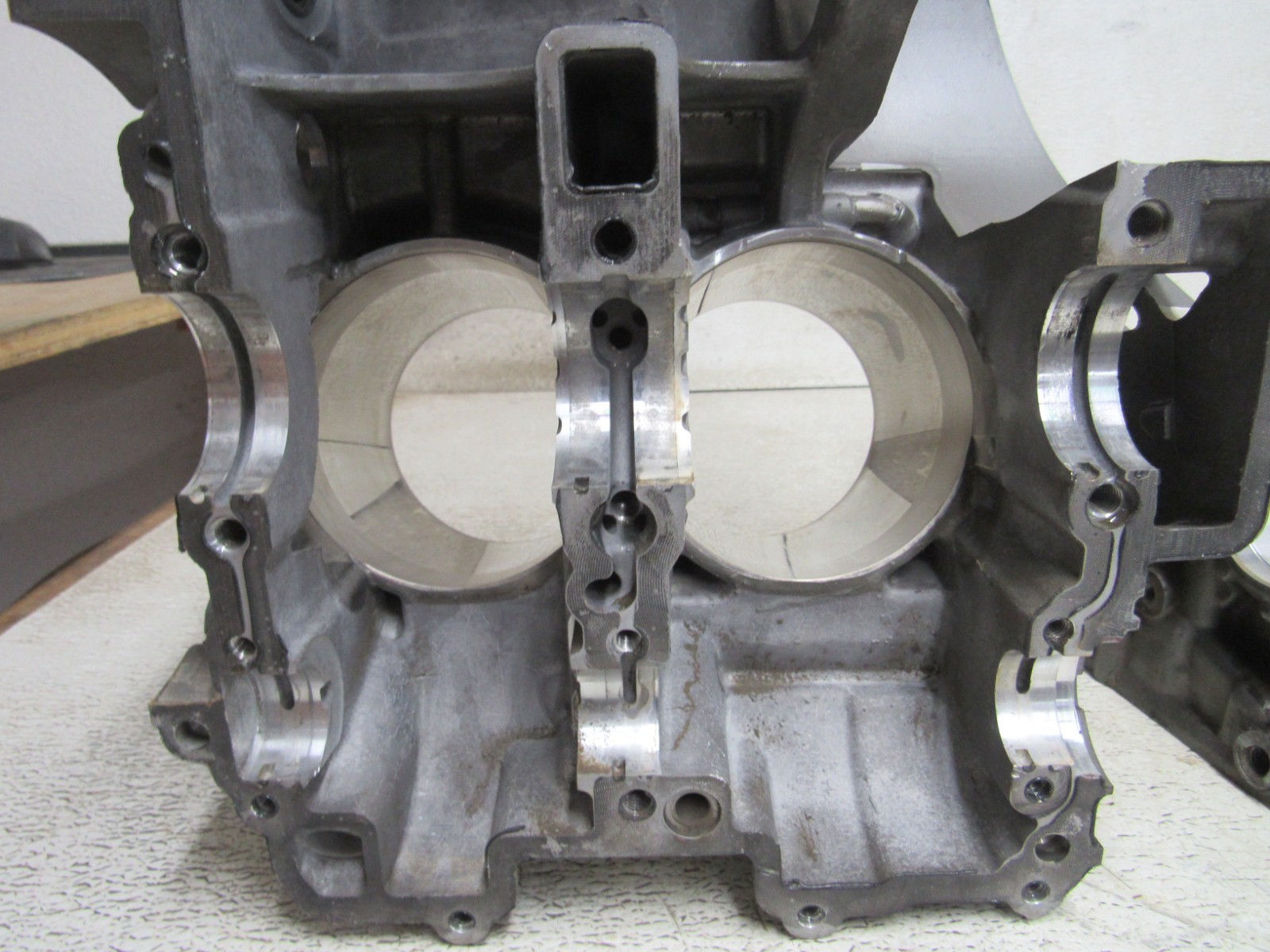 21 KTM 890 ADVENTURE R CASES ENGINE CRANK CASE CYLINDERS STOCK OEM #2361