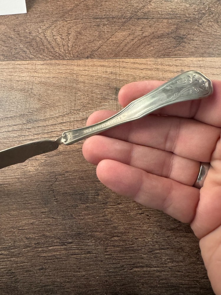 Wm A Rogers Silver Nickel Silverplated Master Butter Knife Unknown Pattern