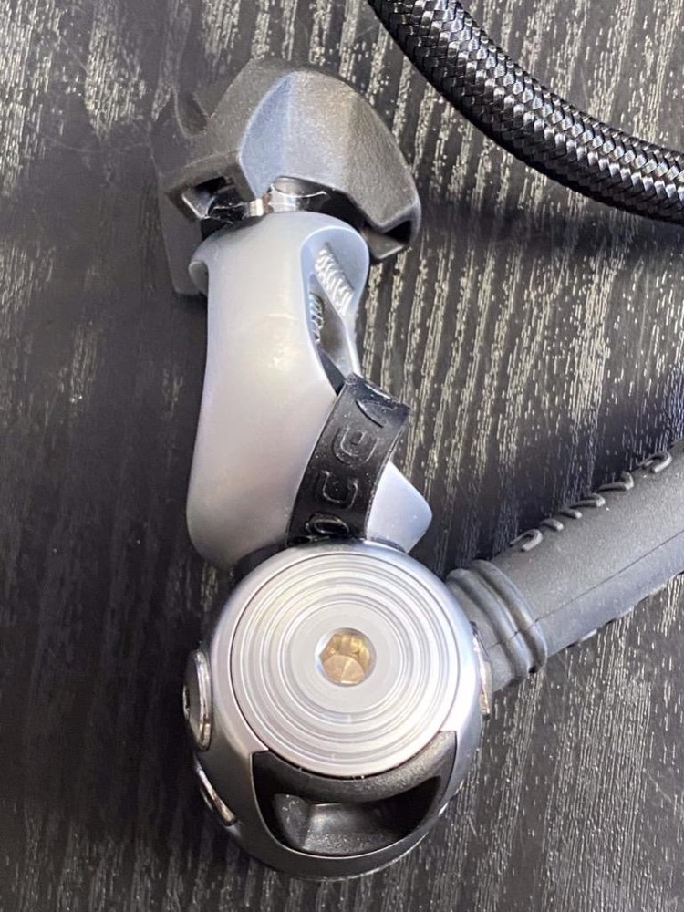 OCEANIC ALPHA CDX REGULATOR.